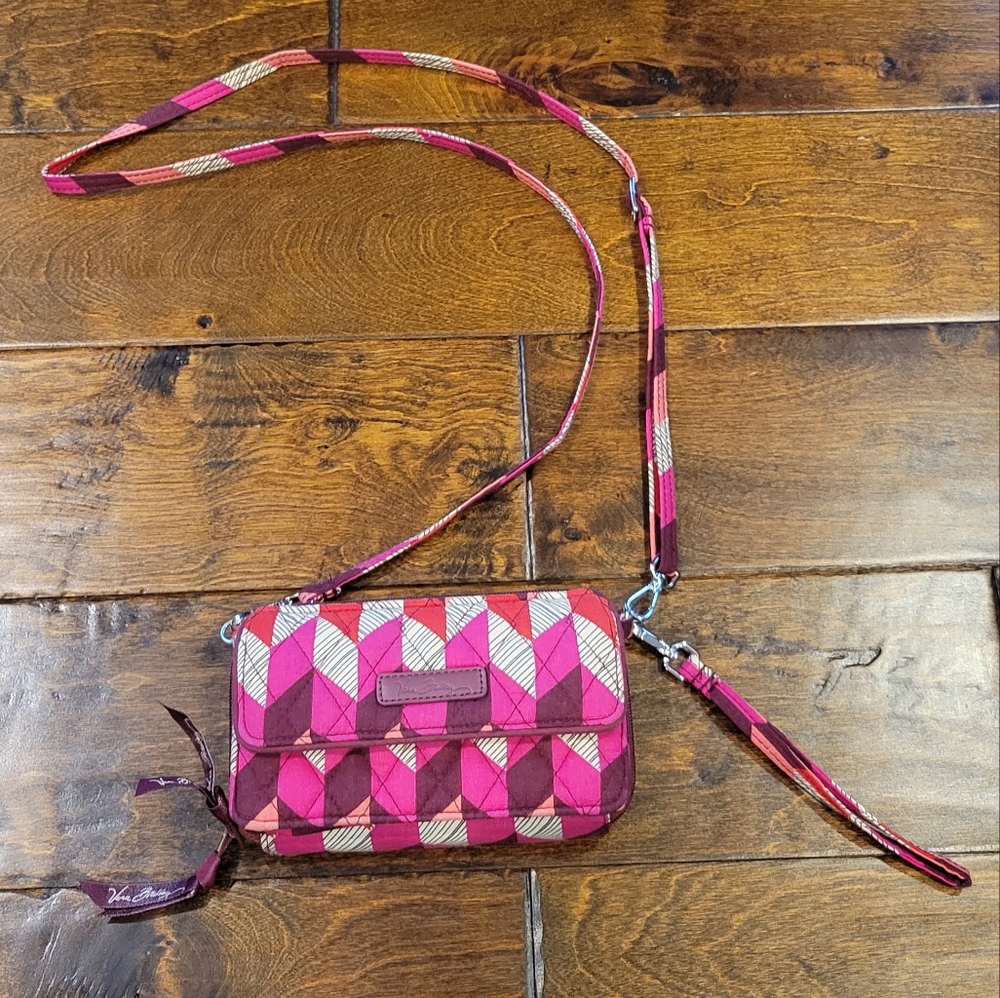 EUC Vera Bradley All In One Crossbody in Bohemian Chevron